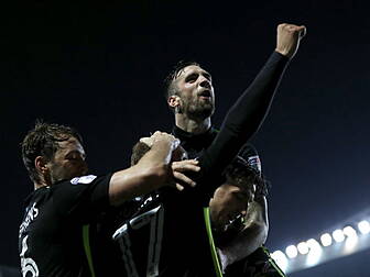 Shane Duffy scores for Brighto...